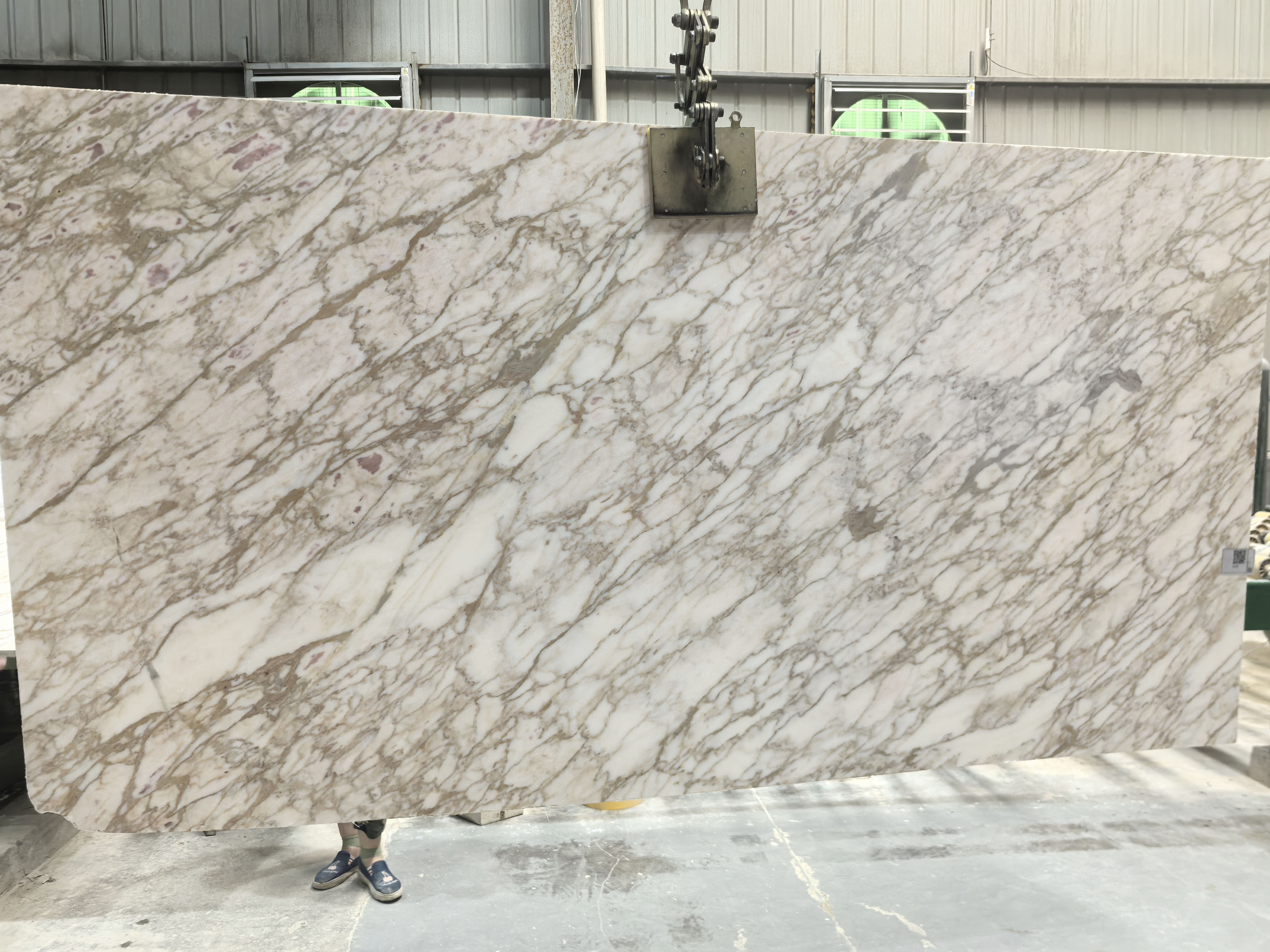 Chinese Calacatta gold