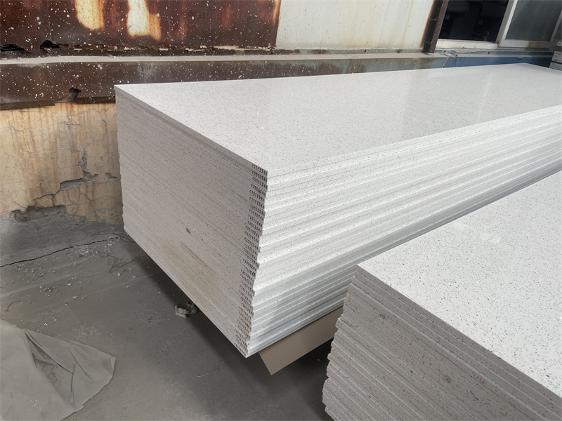 carrara white quartz