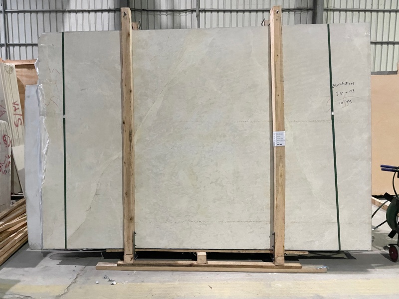 Deva Beige marble slabs packing