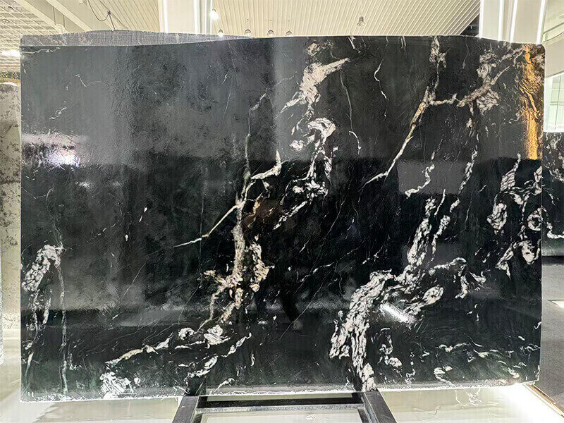 Emerald Green Quartzite Slabs
