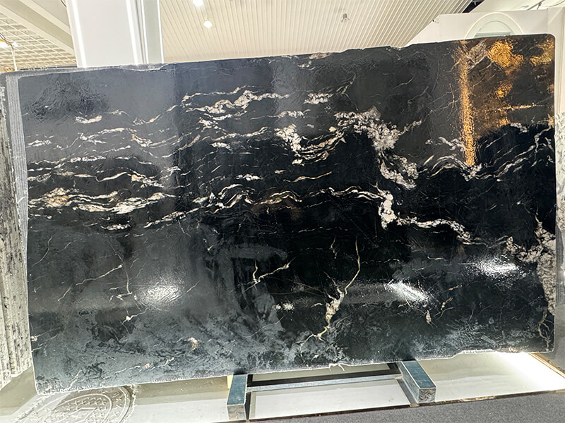 Emerald Green Quartzite Slabs