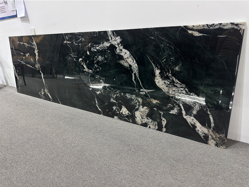 Emerald Green Quartzite Slabs