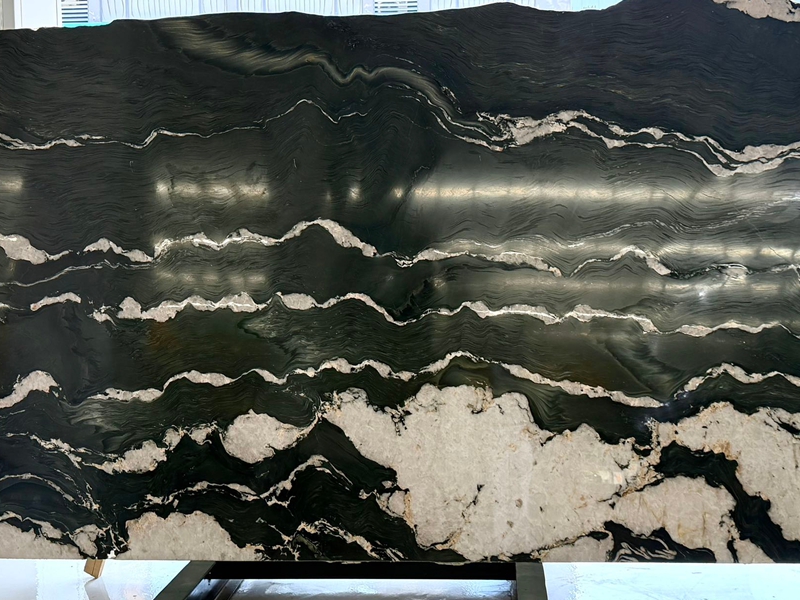 Emerald Summit Green Quartzite Slab Emerald Summit Green Quartzite Slab